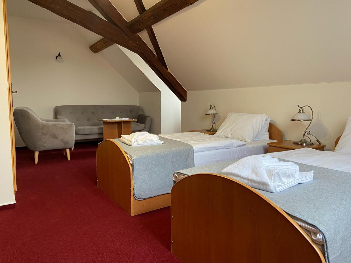 Hotel Zamecek Raspenava מראה חיצוני תמונה