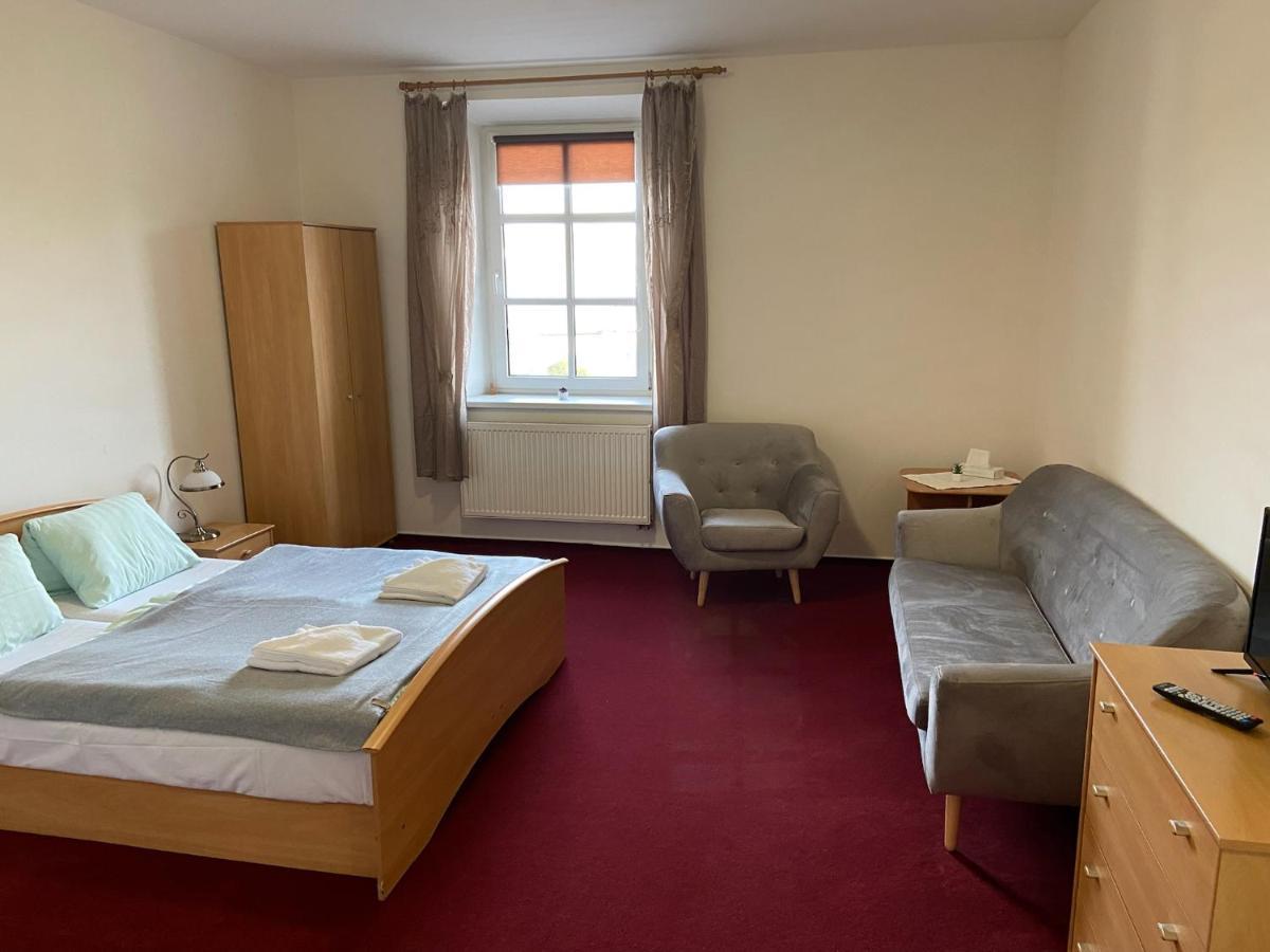 Hotel Zamecek Raspenava מראה חיצוני תמונה