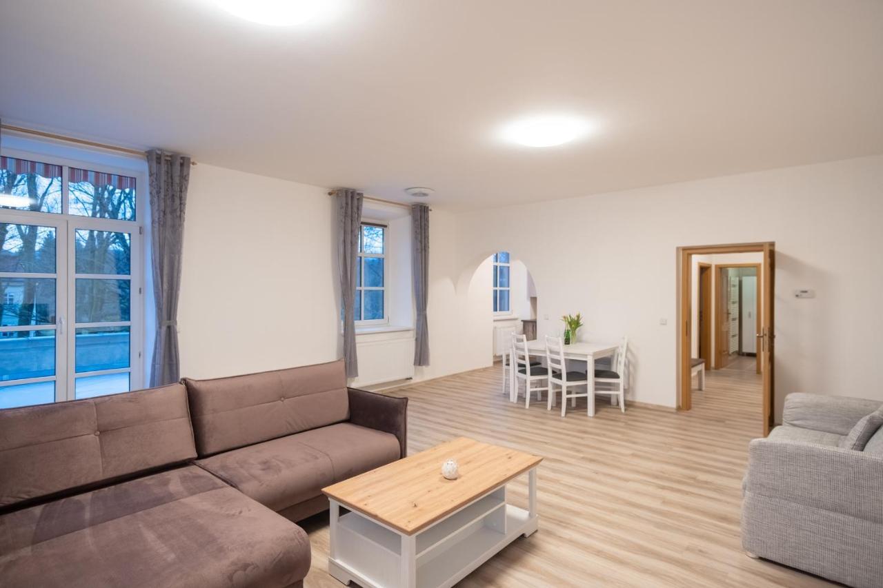 Hotel Zamecek Raspenava מראה חיצוני תמונה
