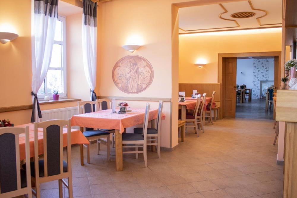 Hotel Zamecek Raspenava מראה חיצוני תמונה