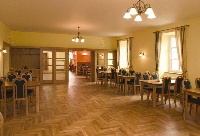Hotel Zamecek Raspenava מראה חיצוני תמונה